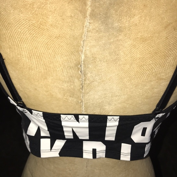 SOLD Vs Pink Ultimate light sport bra - Picture 2 of 3